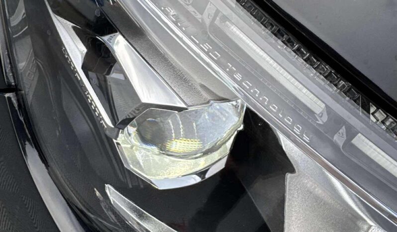 
								Peugeot 3008 pilnas									