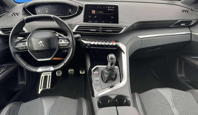 
								Peugeot 3008 pilnas									