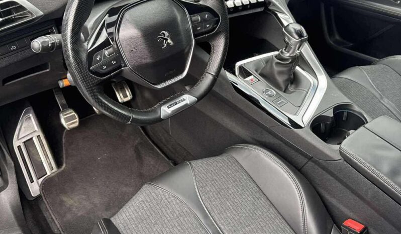 
								Peugeot 3008 pilnas									