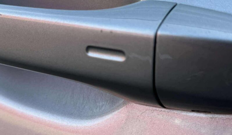 
								Volkswagen Passat pilnas									