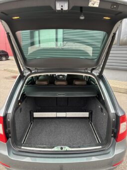 
										Skoda Superb pilnas									