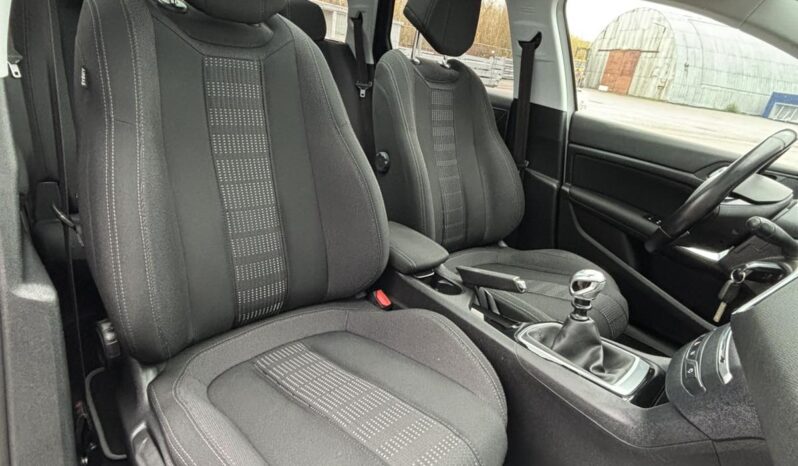 
								2015 PEUGEOT 308 pilnas									