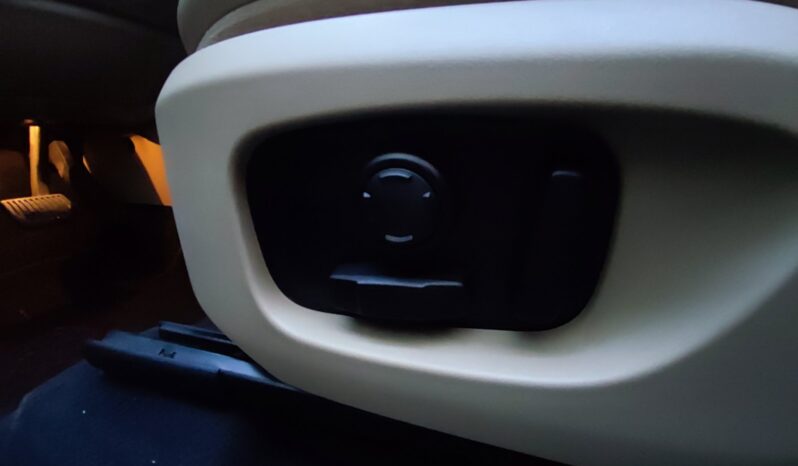 
								2016 LAND ROVER DISCOVERY pilnas									