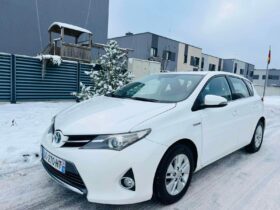 2015 TOYOTA AURIS