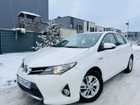 2015 TOYOTA AURIS