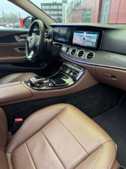 
										2016 Mercedes-Benz E pilnas									