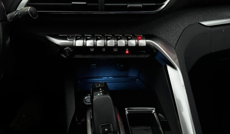 
								2018 Peugeot 3008 pilnas									