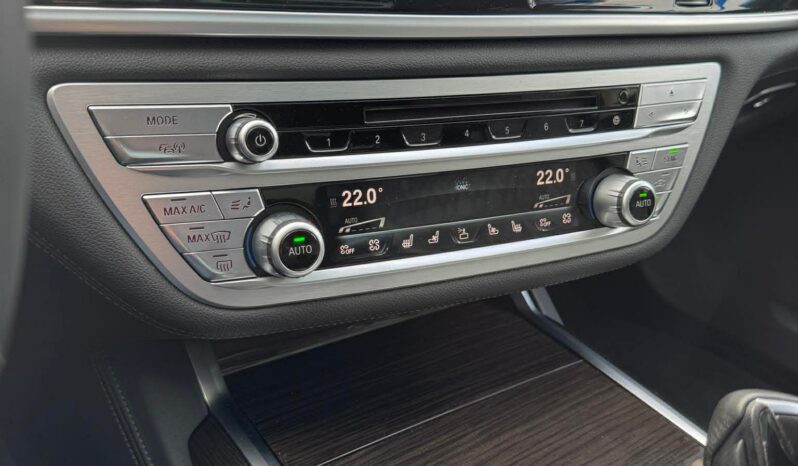 
								BMW 740 pilnas									