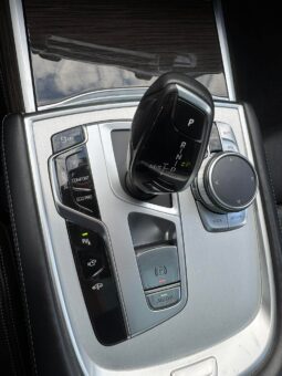 
										BMW 740 pilnas									