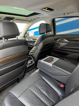 
										BMW 740 pilnas									
