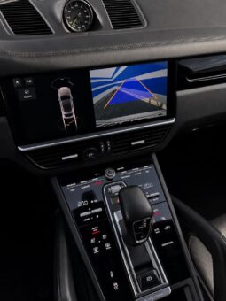 
										2019 PORSCHE CAYENNE pilnas									