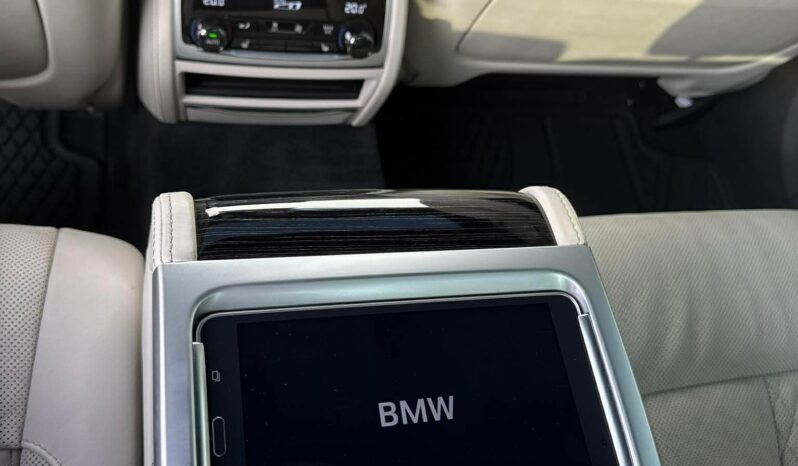 
								BMW 750 pilnas									