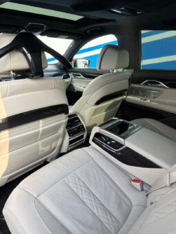 
										BMW 750 pilnas									