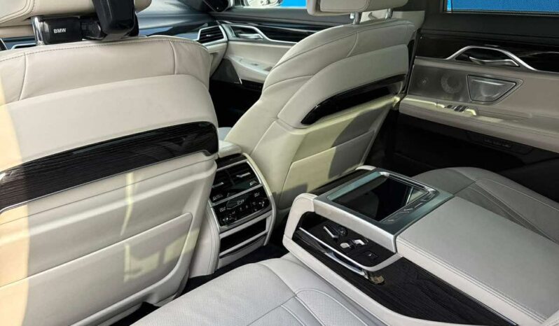 
								BMW 750 pilnas									