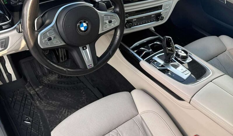 
								BMW 750 pilnas									