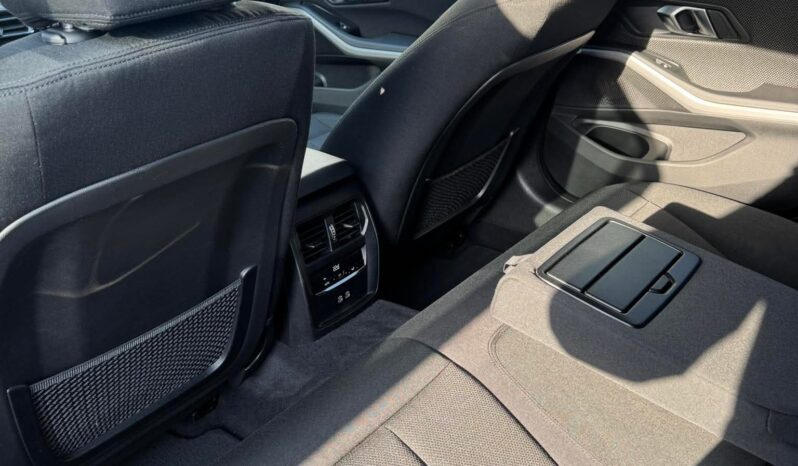 
								2021 BMW 320 pilnas									