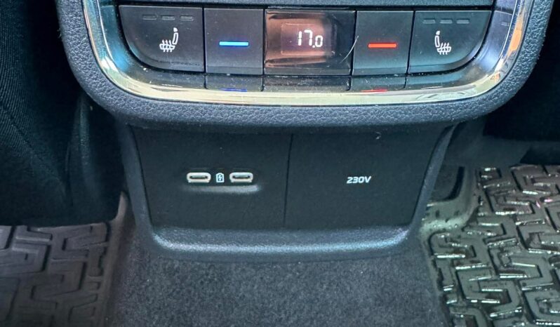 
								Skoda Octavia Scout pilnas									
