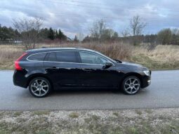 
										Volvo V60 pilnas									