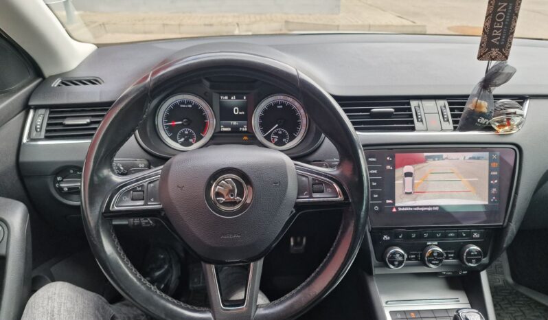 
								Skoda Octavia pilnas									