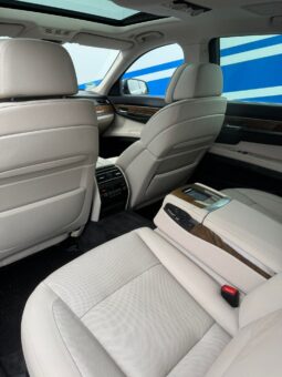 
										2010 BMW 750 pilnas									