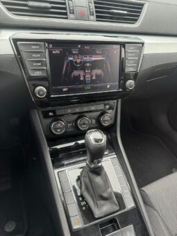 
										2016 SKODA SUPERB pilnas									