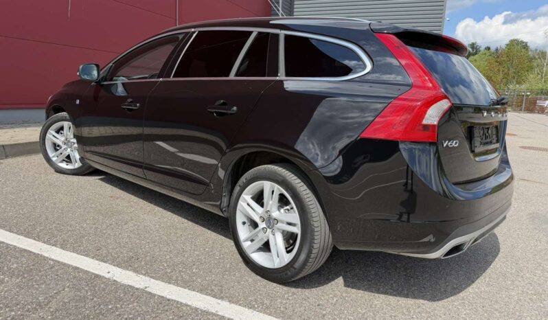 
								2016 VOLVO V60 pilnas									