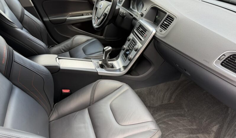 
								2016 VOLVO V60 pilnas									