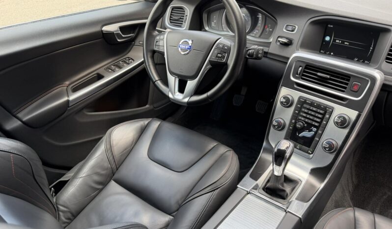 
								2016 VOLVO V60 pilnas									