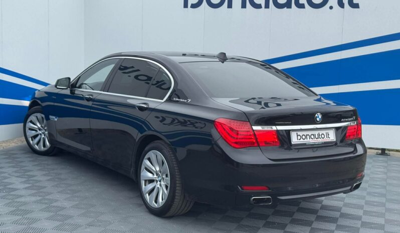 
								2010 BMW 750 pilnas									