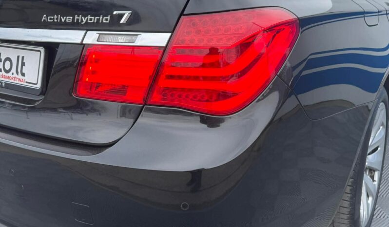 
								2010 BMW 750 pilnas									