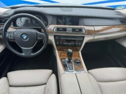 
										2010 BMW 750 pilnas									