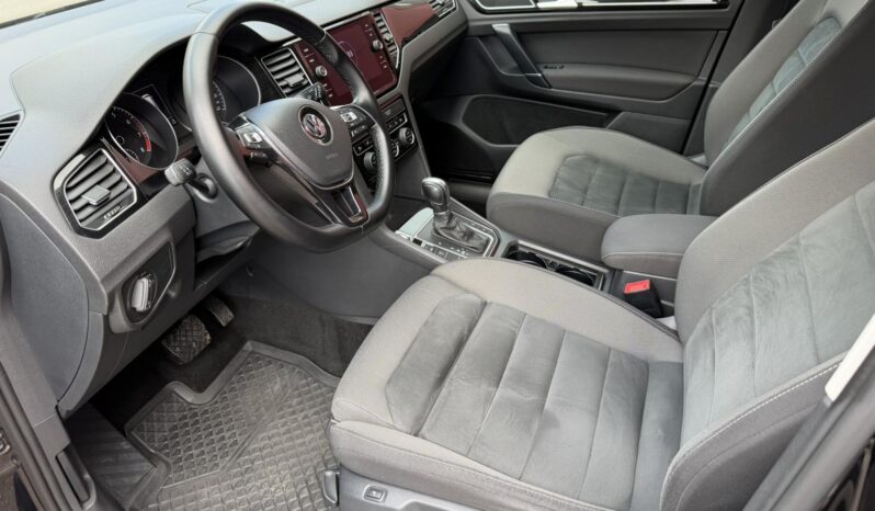 
								Volkswagen pilnas									
