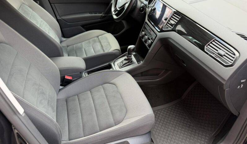 
								Volkswagen pilnas									